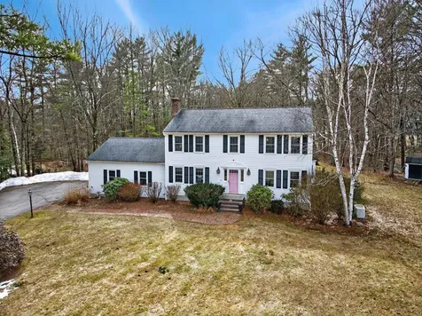 17 Kent Street Windham NH 03087