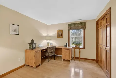 17 Kent Street Windham NH 03087