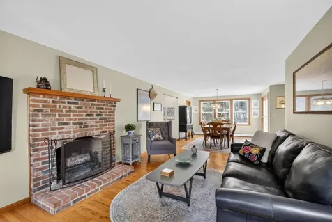 17 Kent Street Windham NH 03087