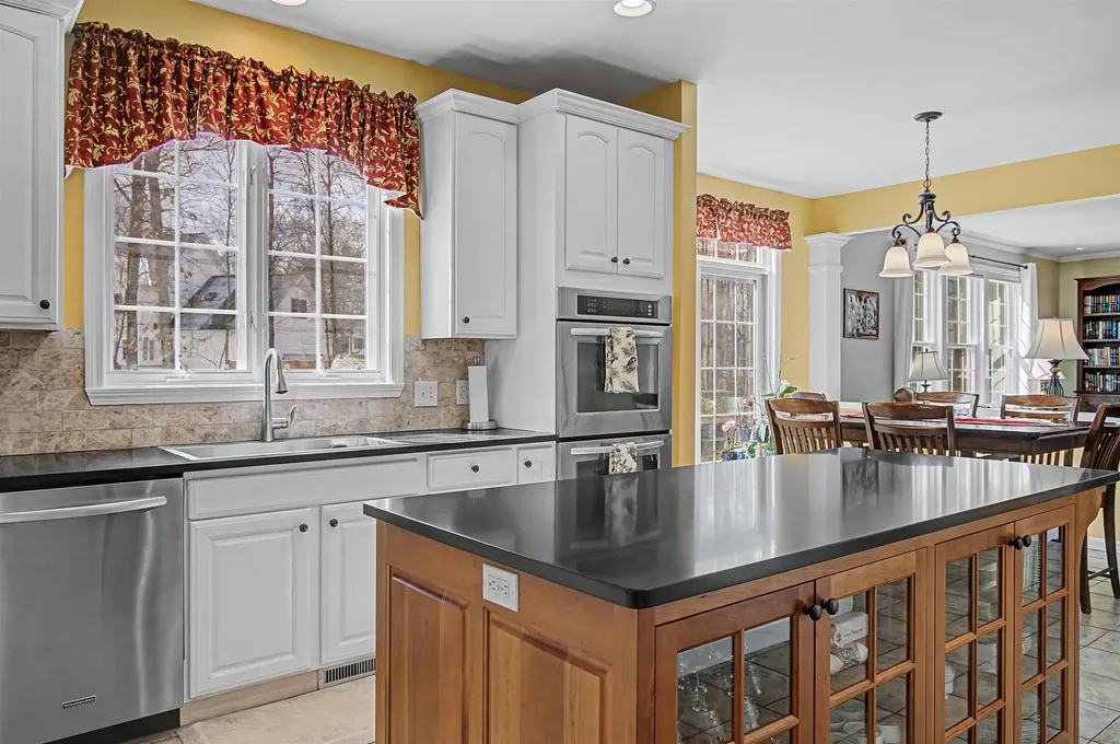 7 Debra Drive Essex VT 05452