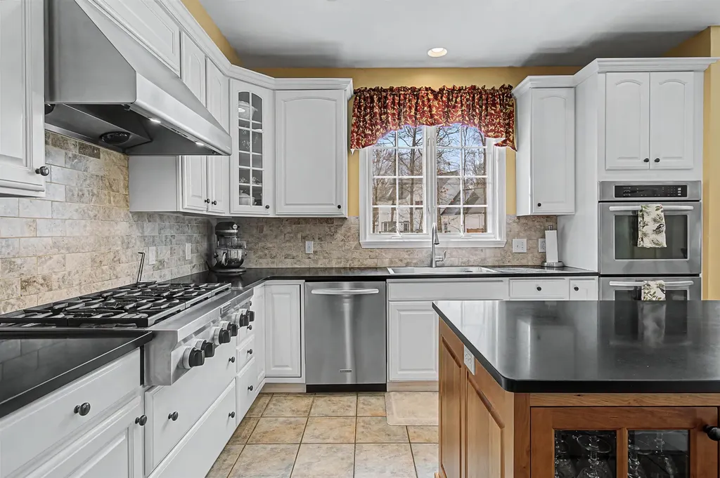 7 Debra Drive Essex VT 05452