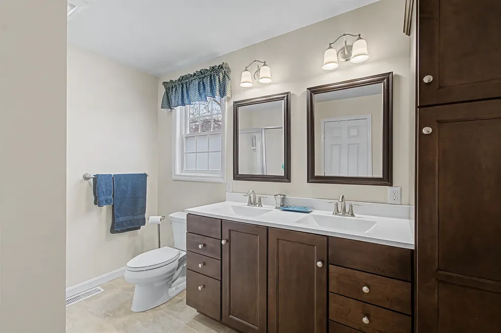 7 Debra Drive Essex VT 05452