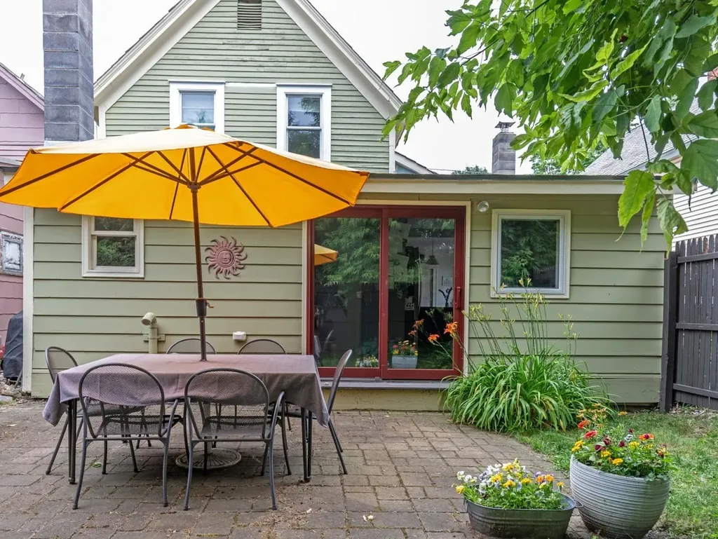 11 Poplar Street Burlington VT 05401