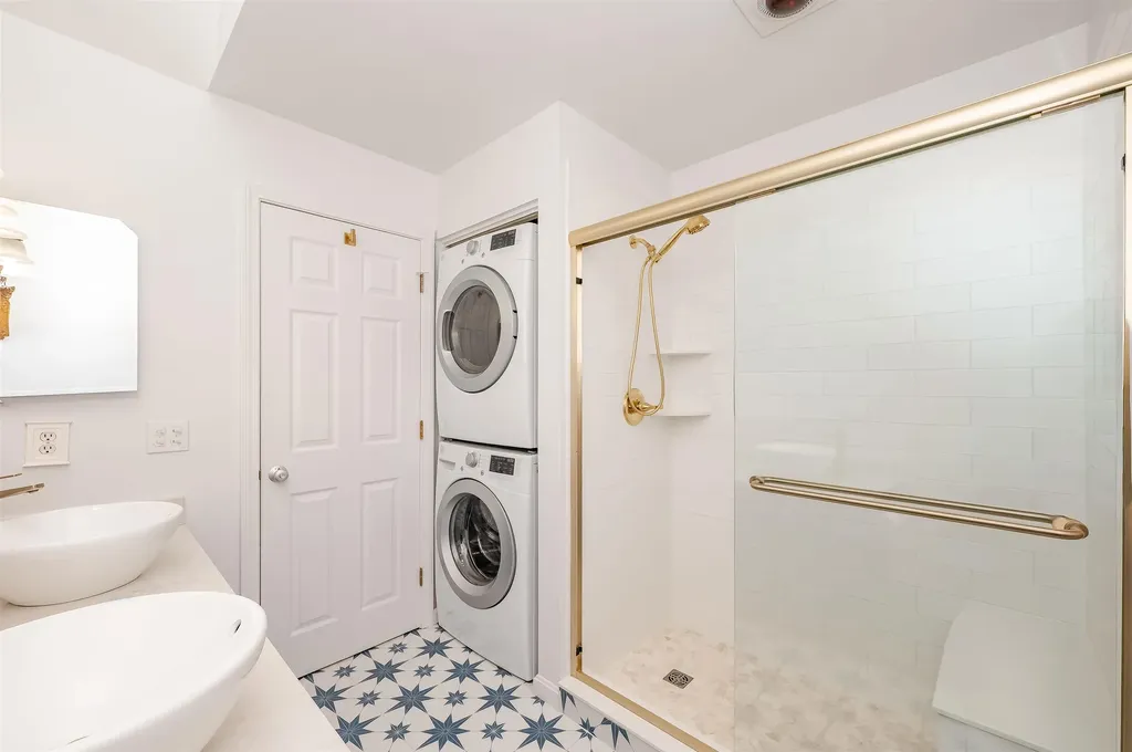 61 Spinnaker Way Portsmouth NH 03801
