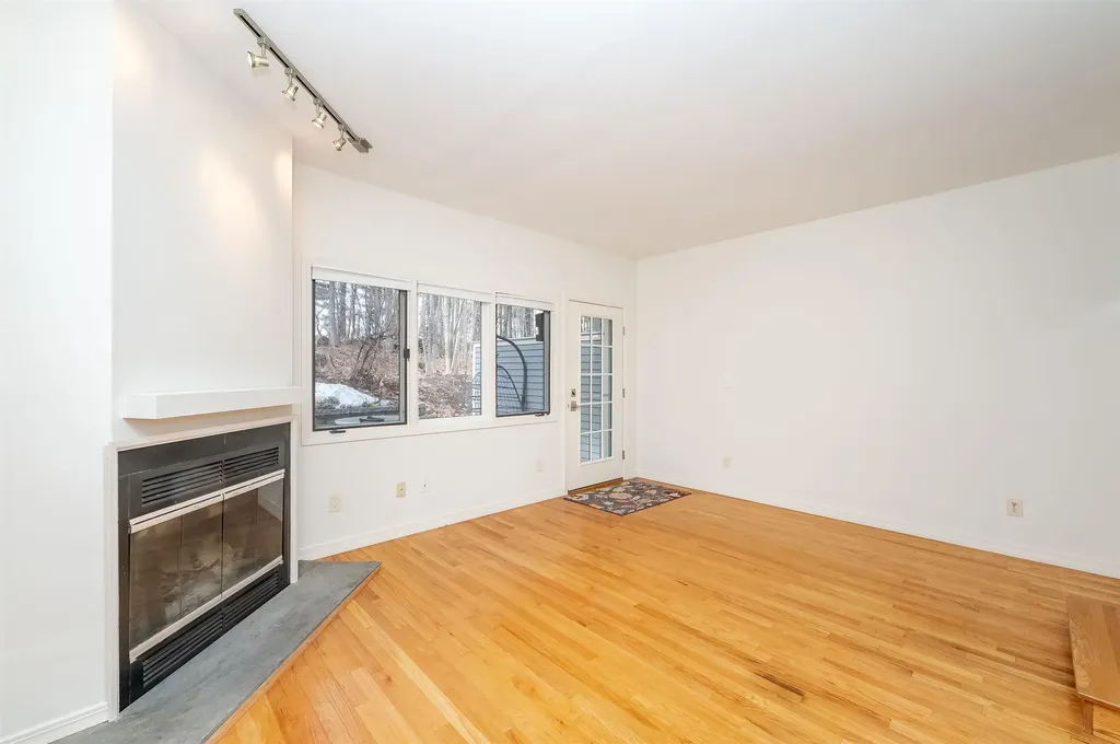 61 Spinnaker Way Portsmouth NH 03801