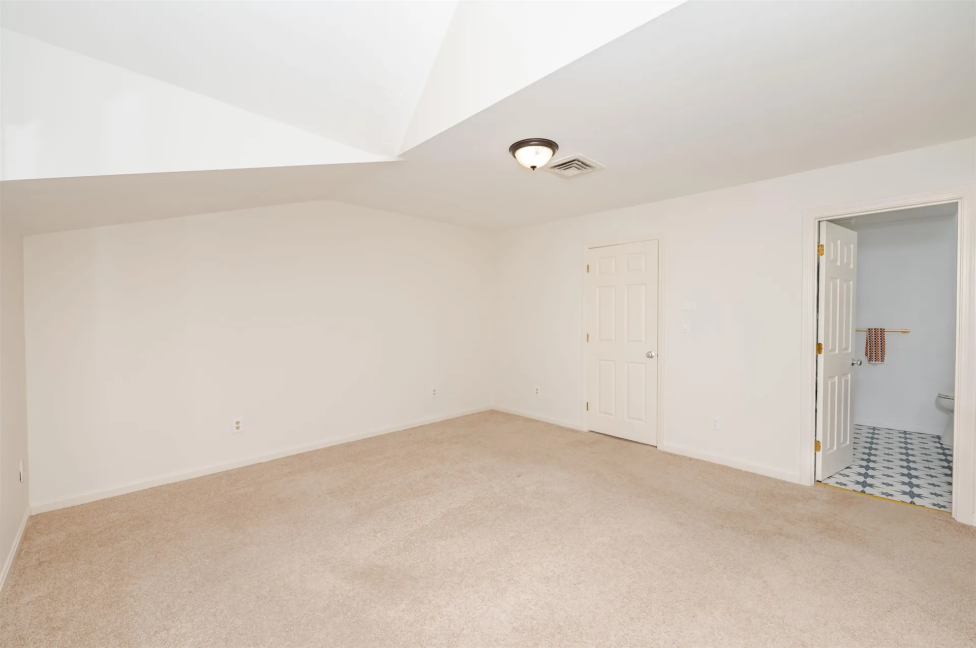 61 Spinnaker Way Portsmouth NH 03801