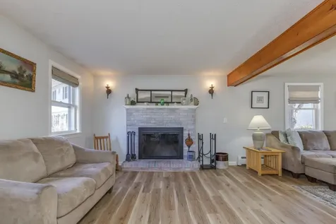 6 Crawford Road Concord NH 03301