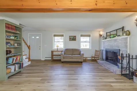 6 Crawford Road Concord NH 03301