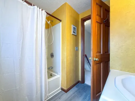 6 Crawford Road Concord NH 03301