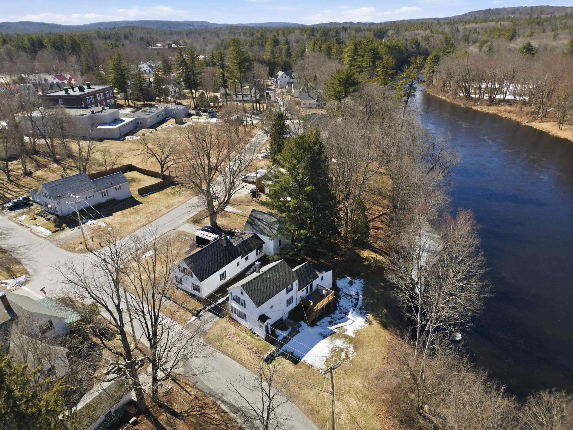 33 Tanner Street Concord NH 03303