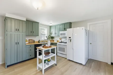 33 Tanner Street Concord NH 03303