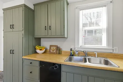 33 Tanner Street Concord NH 03303