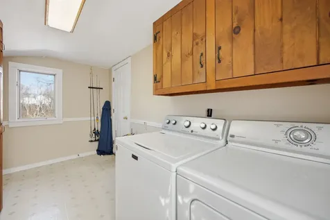 33 Tanner Street Concord NH 03303