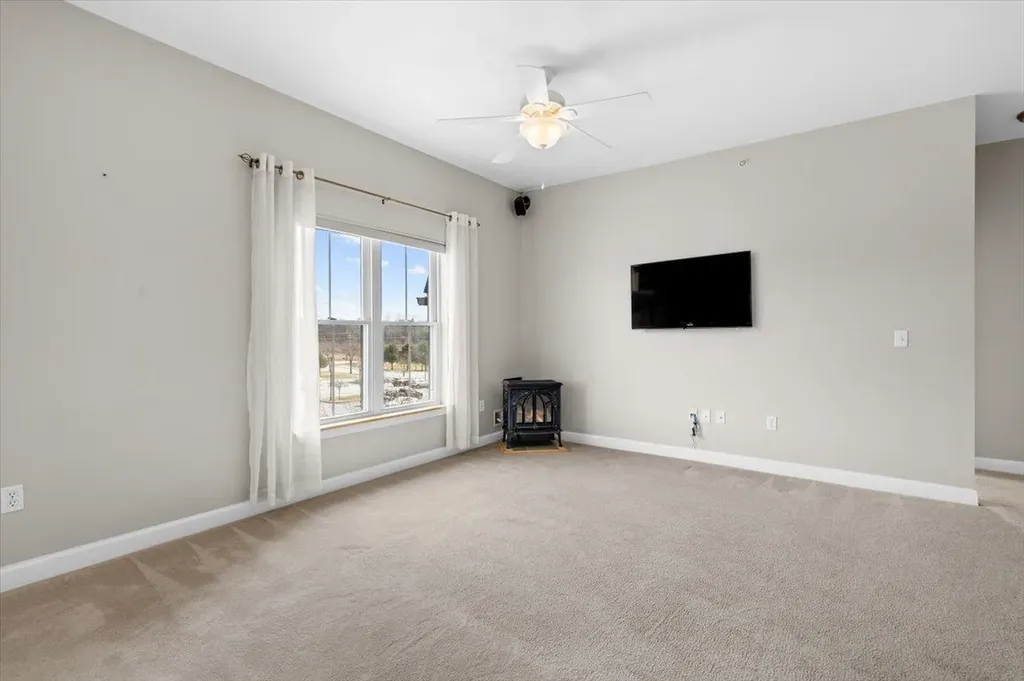 33 Naomis Way Colchester VT 05446