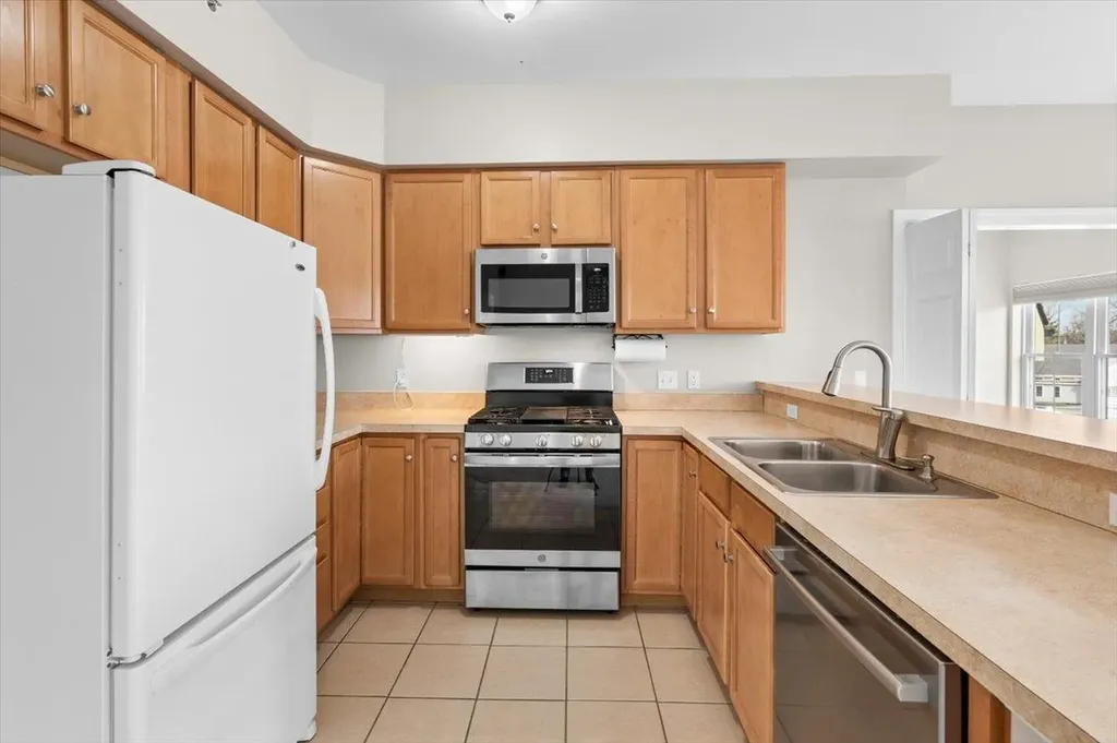 33 Naomis Way Colchester VT 05446