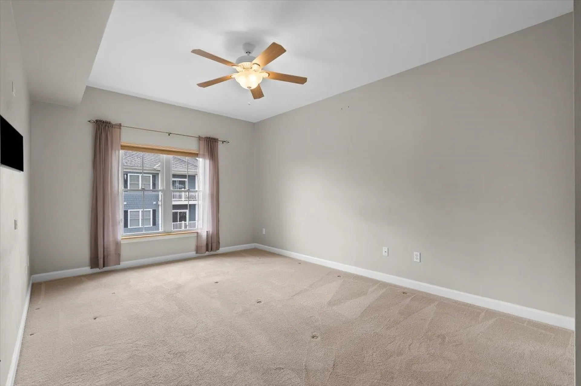 33 Naomis Way Colchester VT 05446