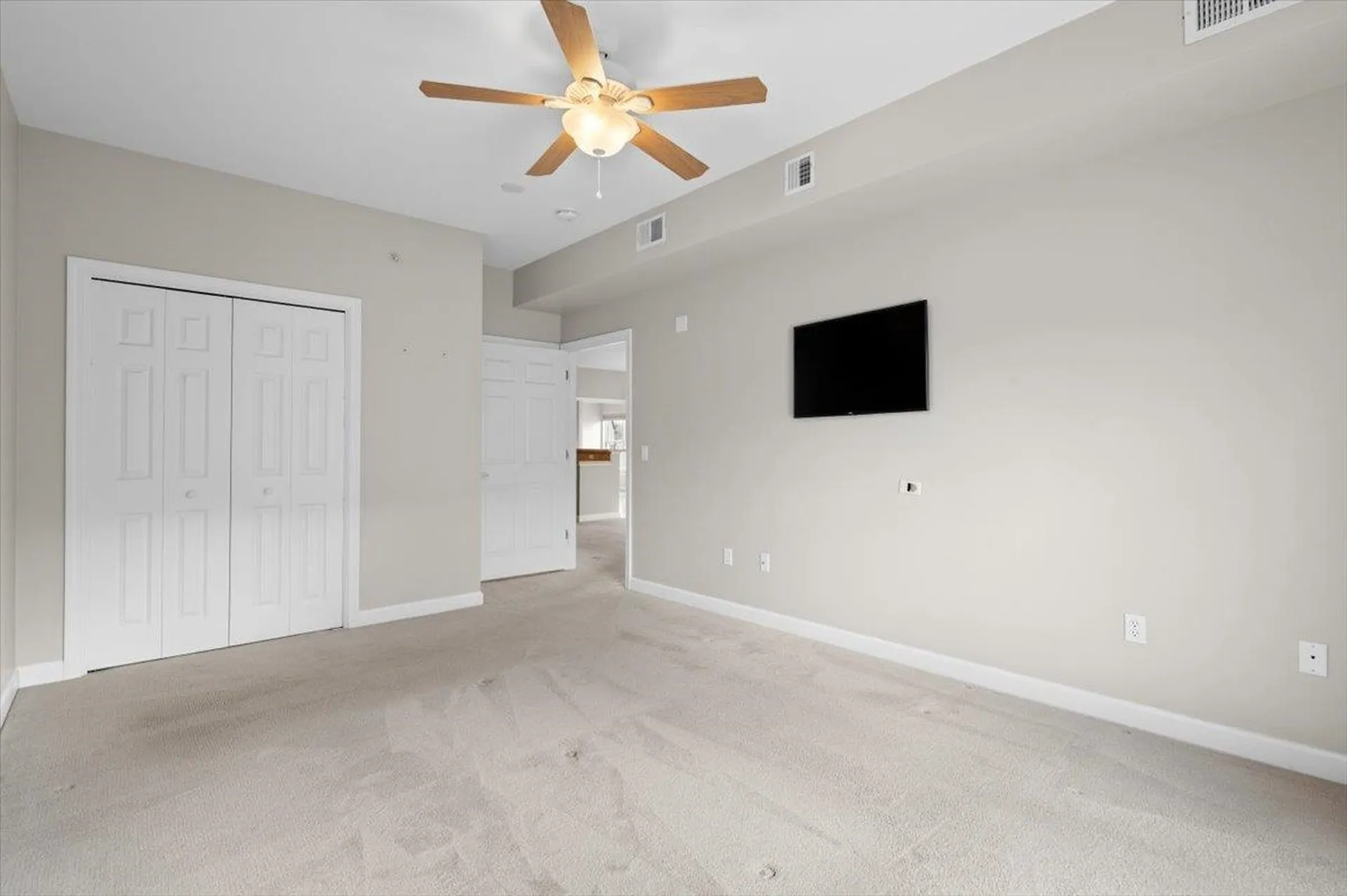 33 Naomis Way Colchester VT 05446
