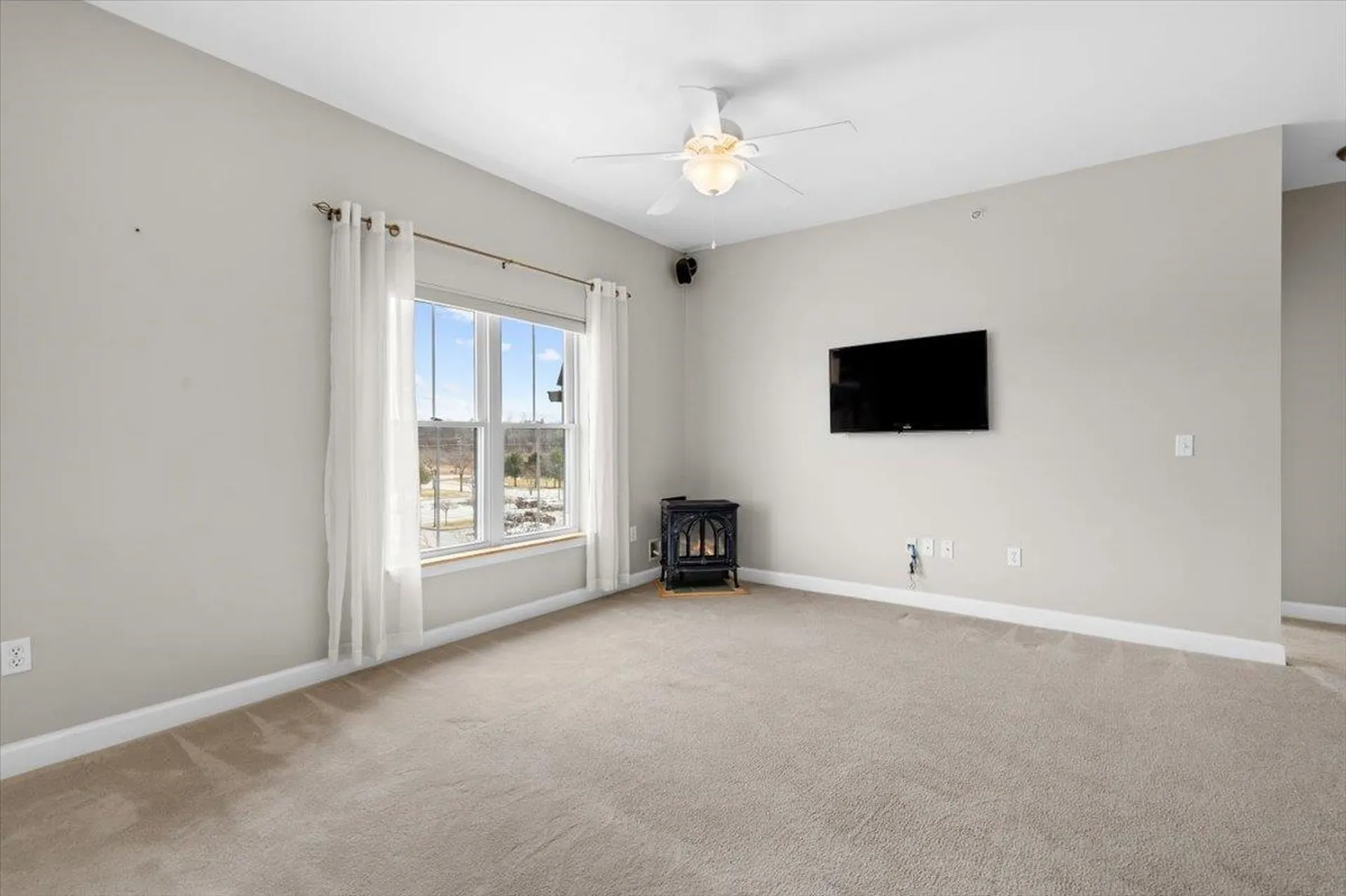 33 Naomis Way Colchester VT 05446