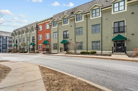 33 Naomis Way Colchester VT 05446