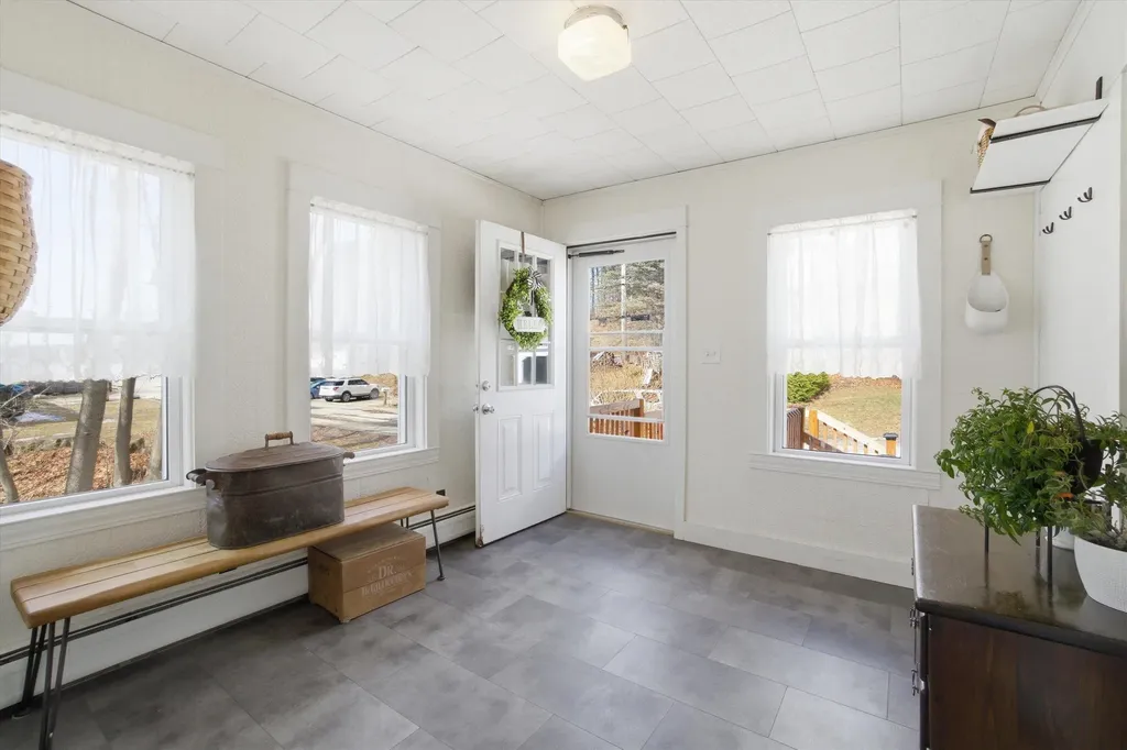59 Woodland Avenue Laconia NH 03246
