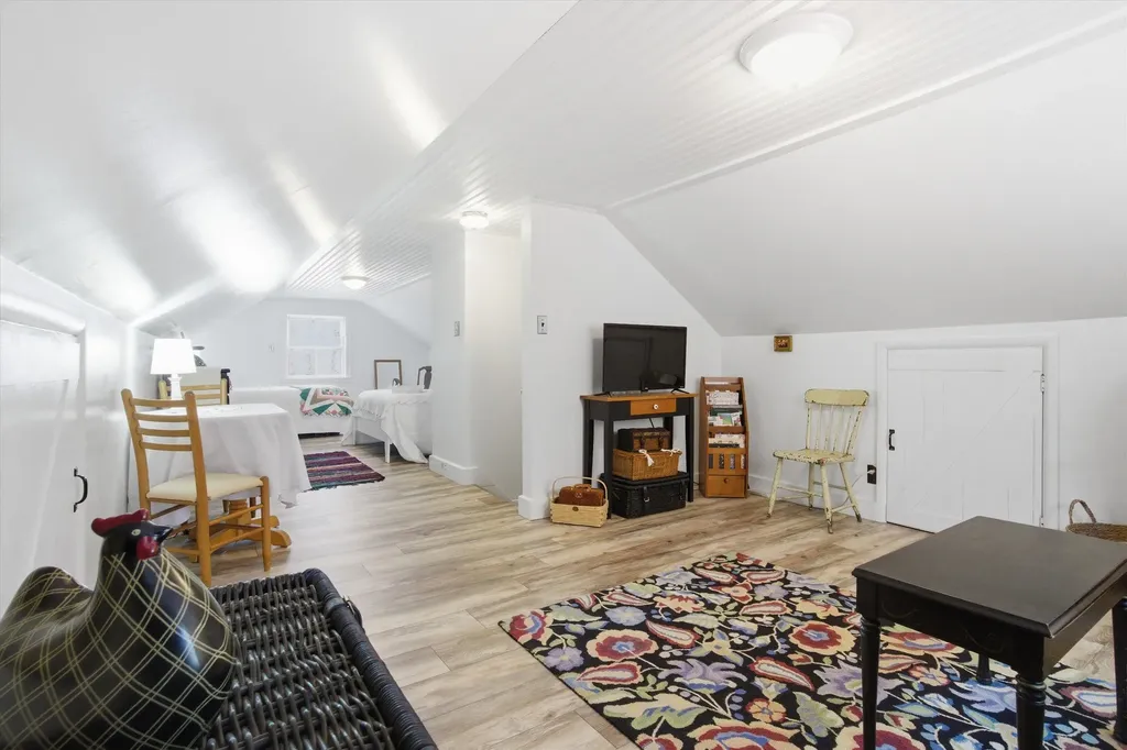59 Woodland Avenue Laconia NH 03246