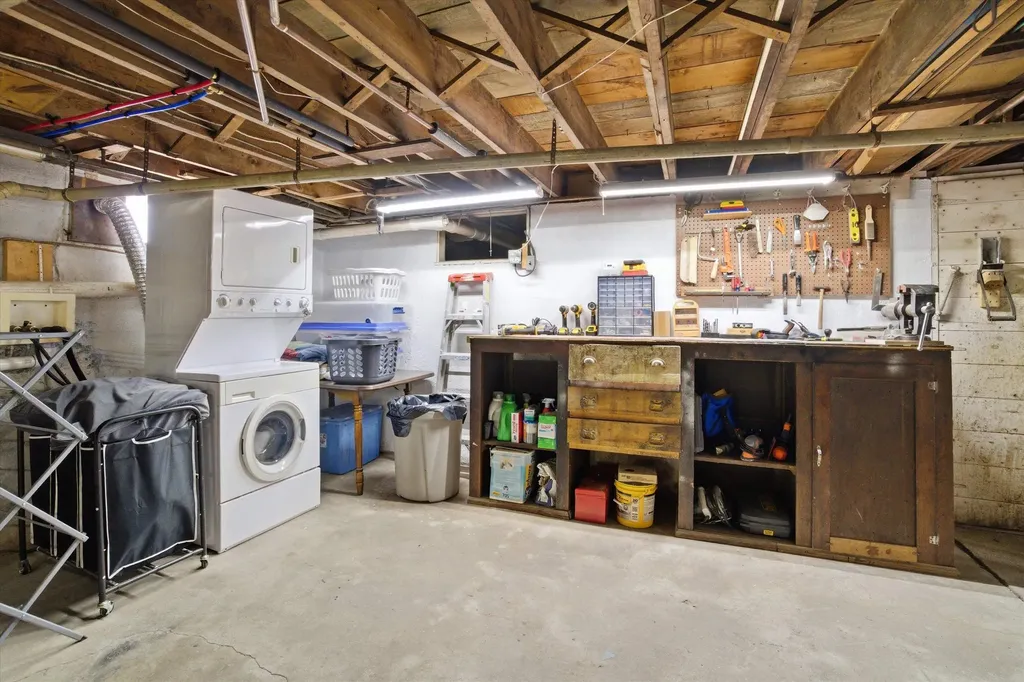 59 Woodland Avenue Laconia NH 03246