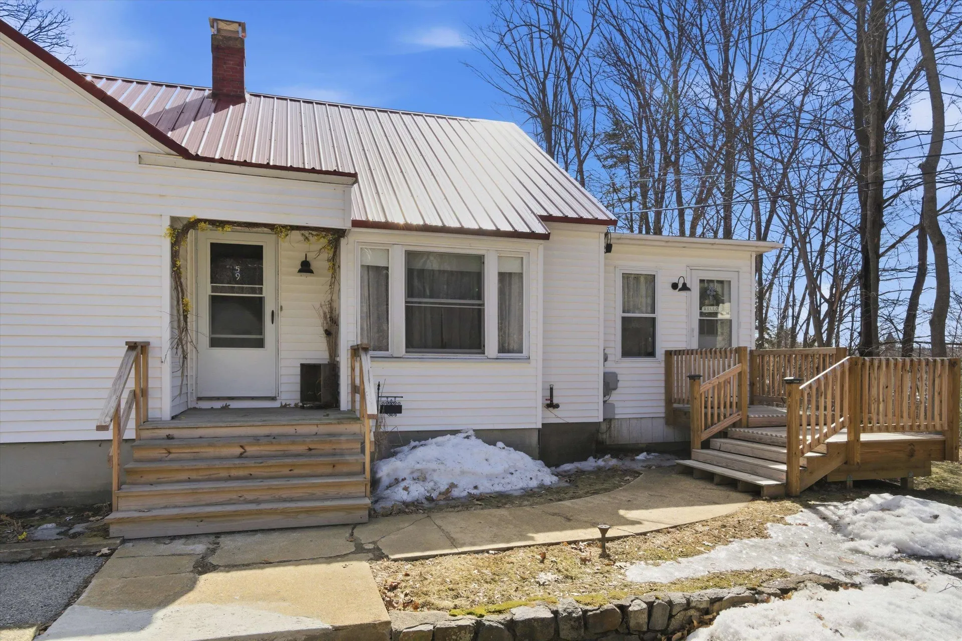 59 Woodland Avenue Laconia NH 03246