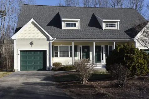 11 Royal Lane Raymond NH 03077