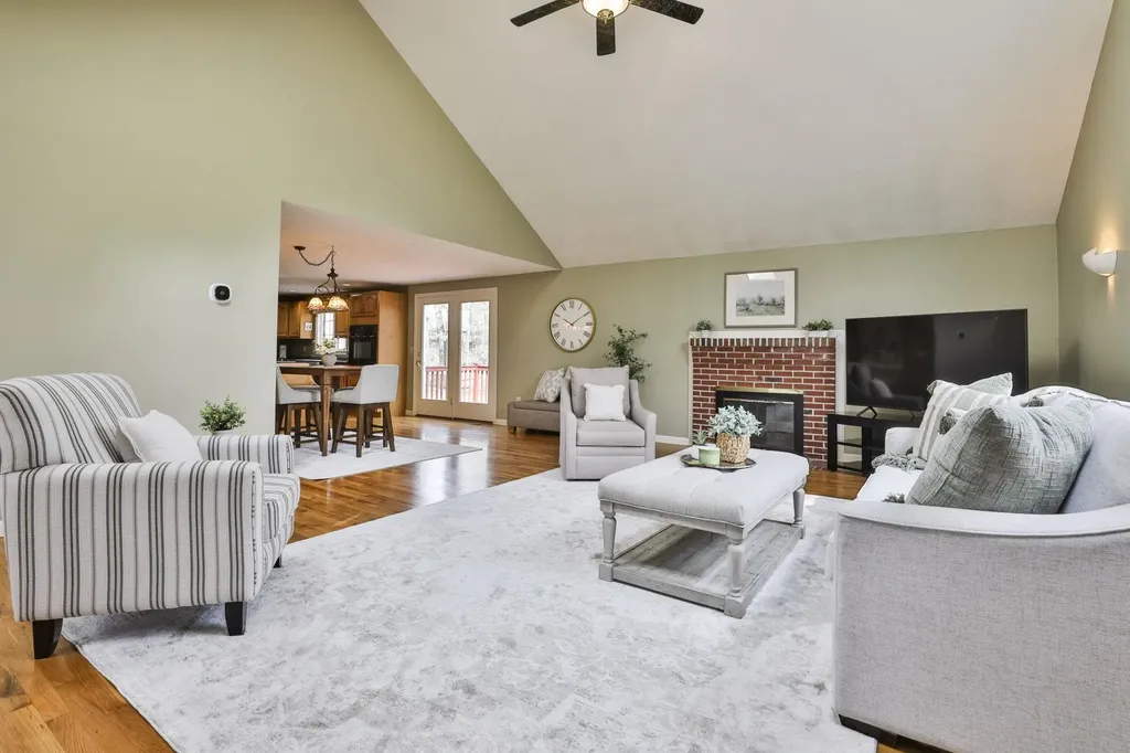 24 Captain Seaver Road Brookline NH 03033