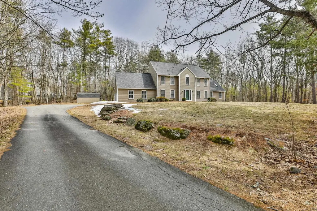 24 Captain Seaver Road Brookline NH 03033