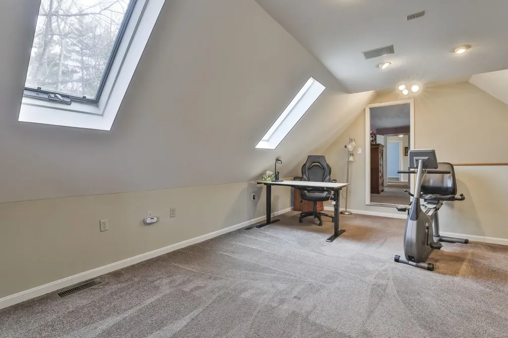24 Captain Seaver Road Brookline NH 03033