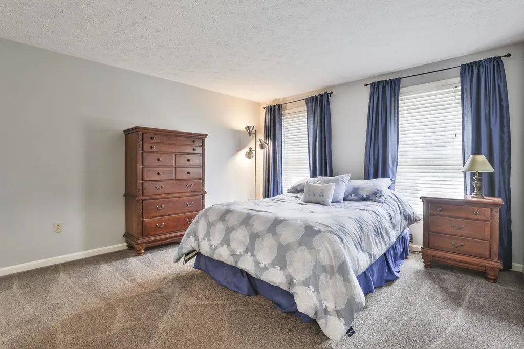 24 Captain Seaver Road Brookline NH 03033