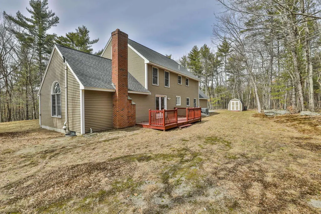 24 Captain Seaver Road Brookline NH 03033