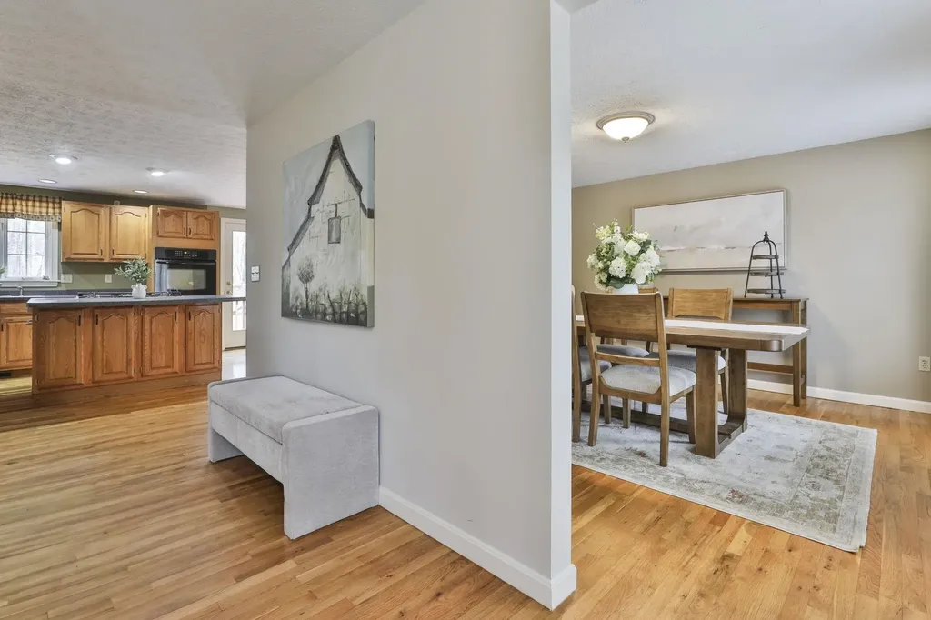 24 Captain Seaver Road Brookline NH 03033