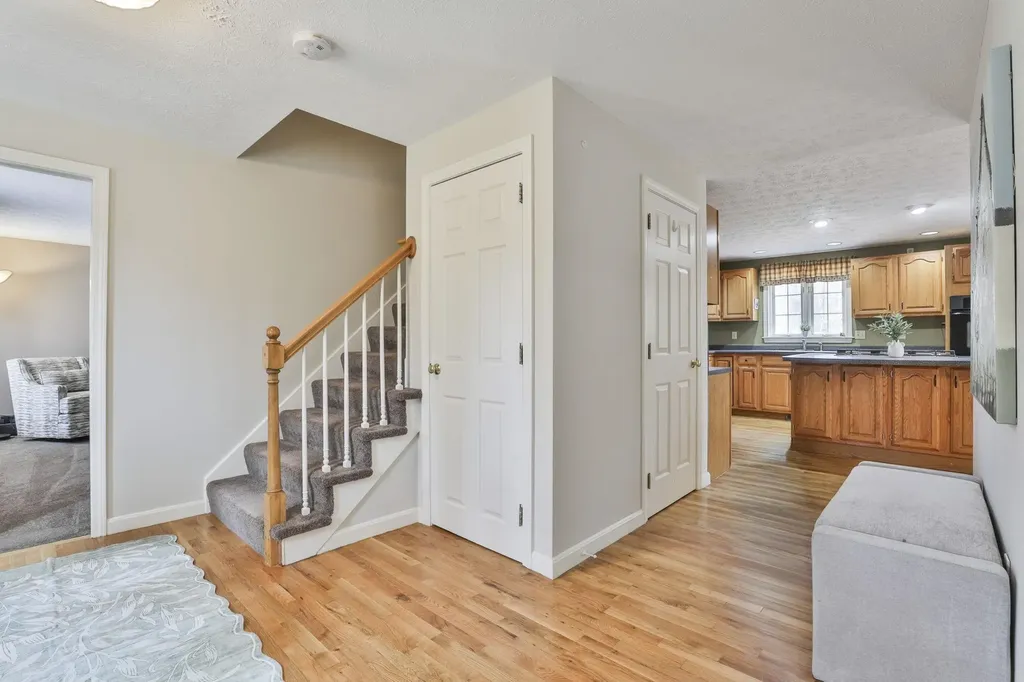 24 Captain Seaver Road Brookline NH 03033