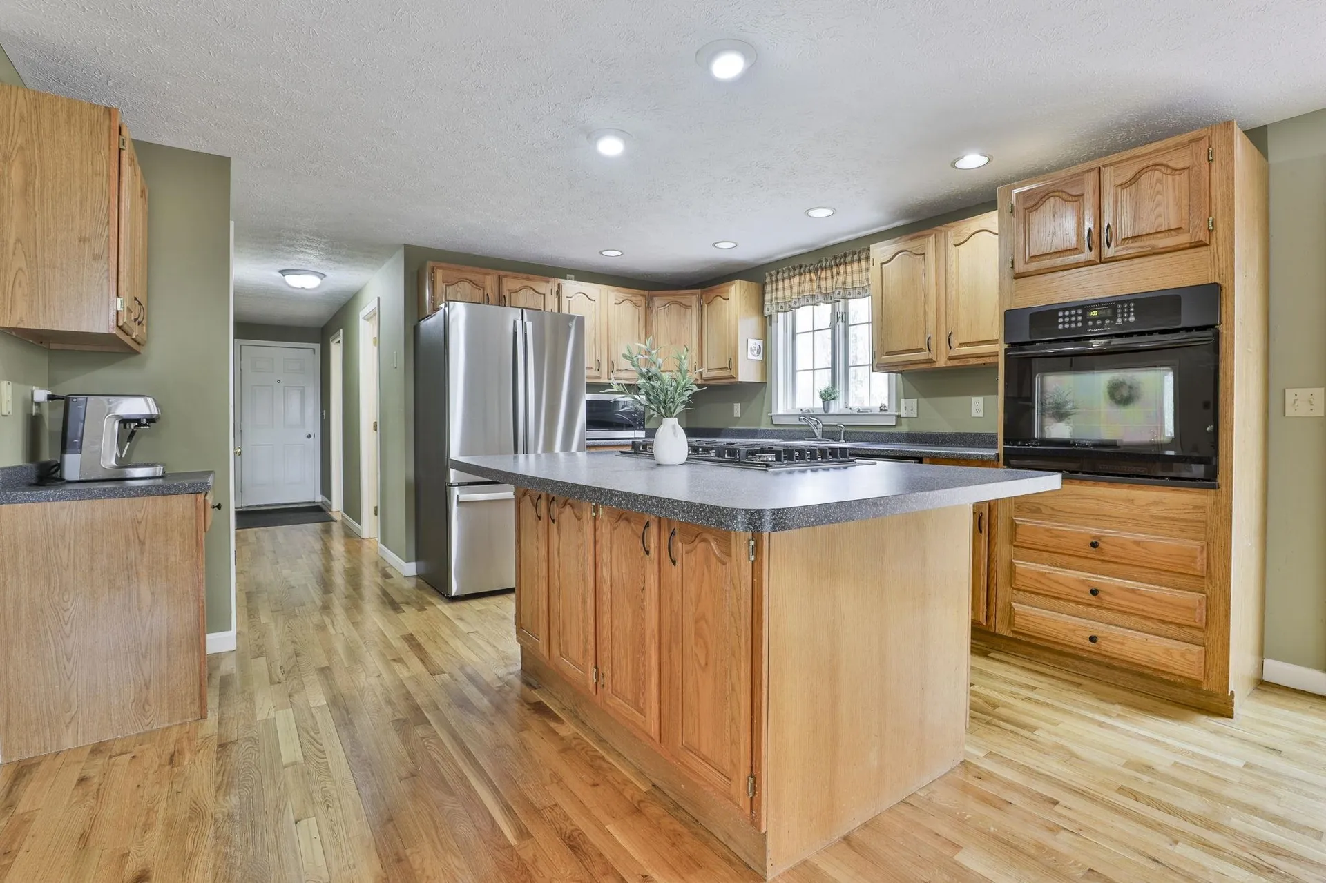 24 Captain Seaver Road Brookline NH 03033