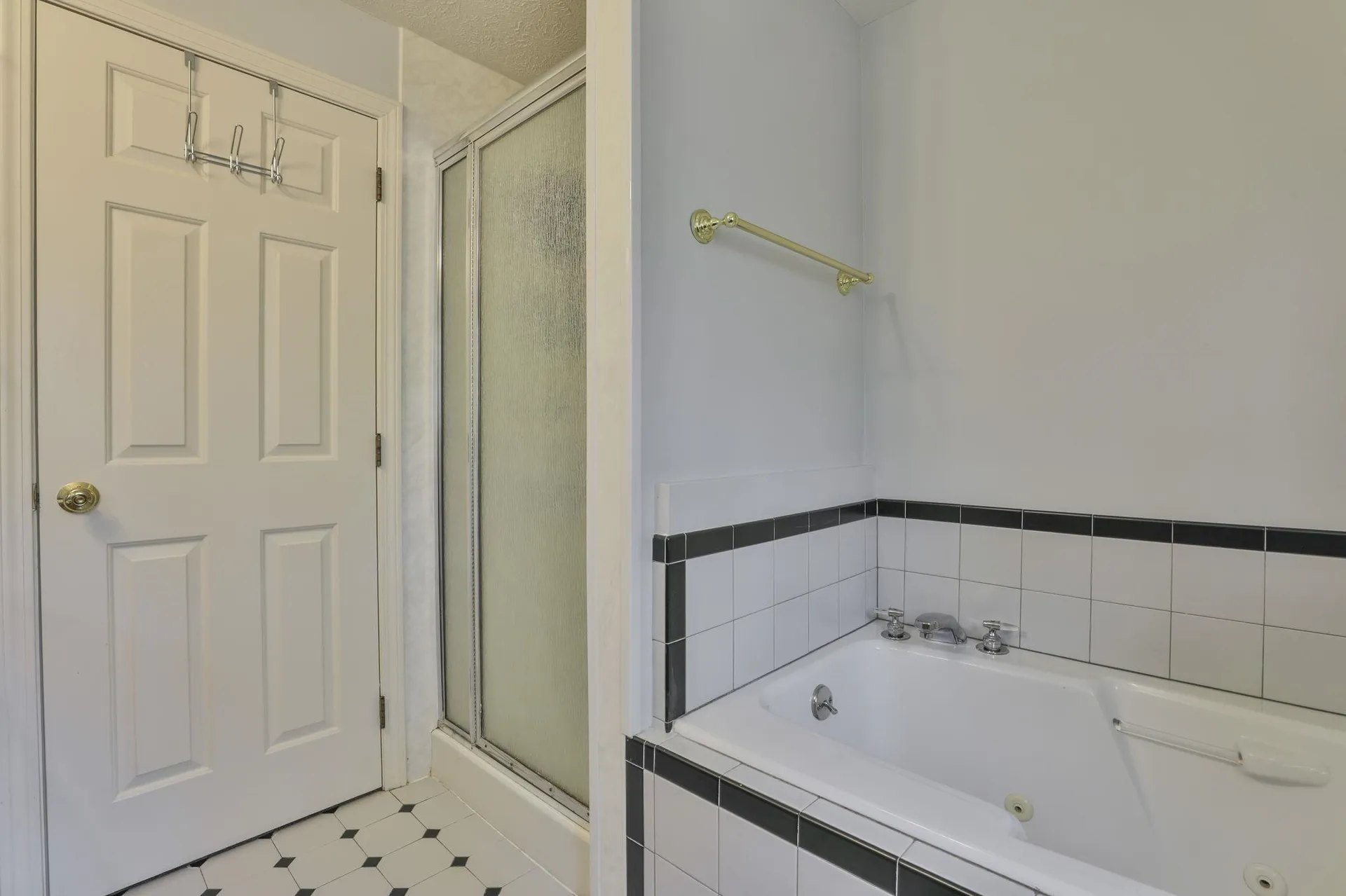 24 Captain Seaver Road Brookline NH 03033