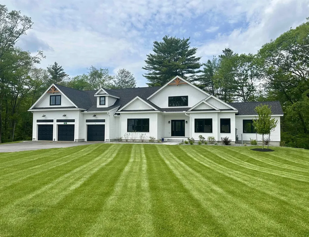 12 Little River Road Exeter NH 03833