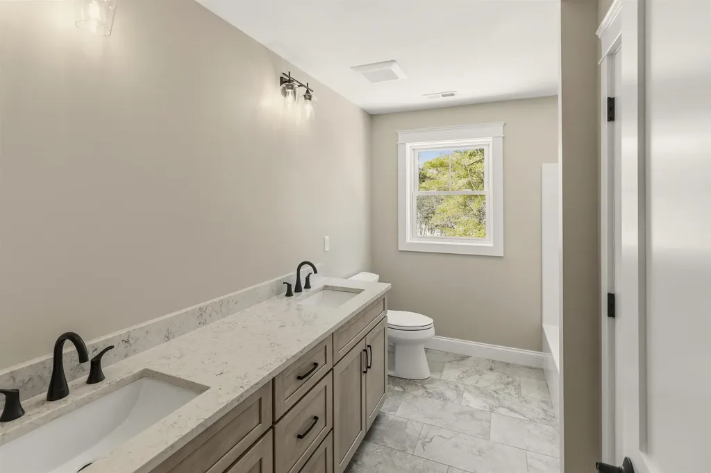 12 Little River Road Exeter NH 03833