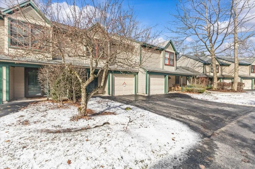 7 Saxon Hollow Drive Essex VT 05452