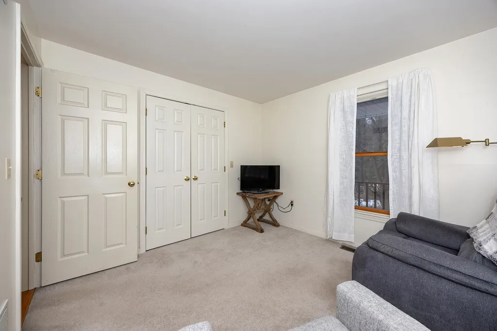 17 Ches Mae Lane Milford NH 03055