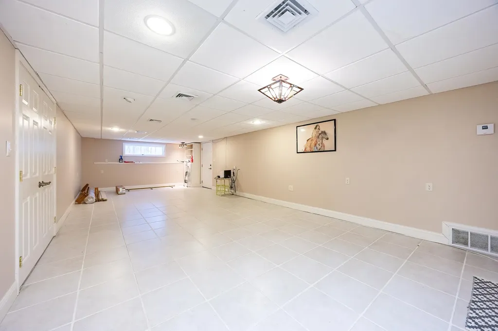17 Ches Mae Lane Milford NH 03055