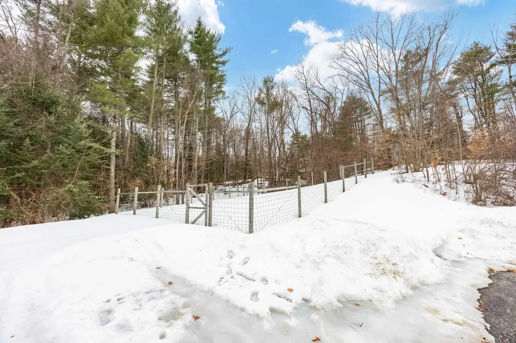 17 Ches Mae Lane Milford NH 03055