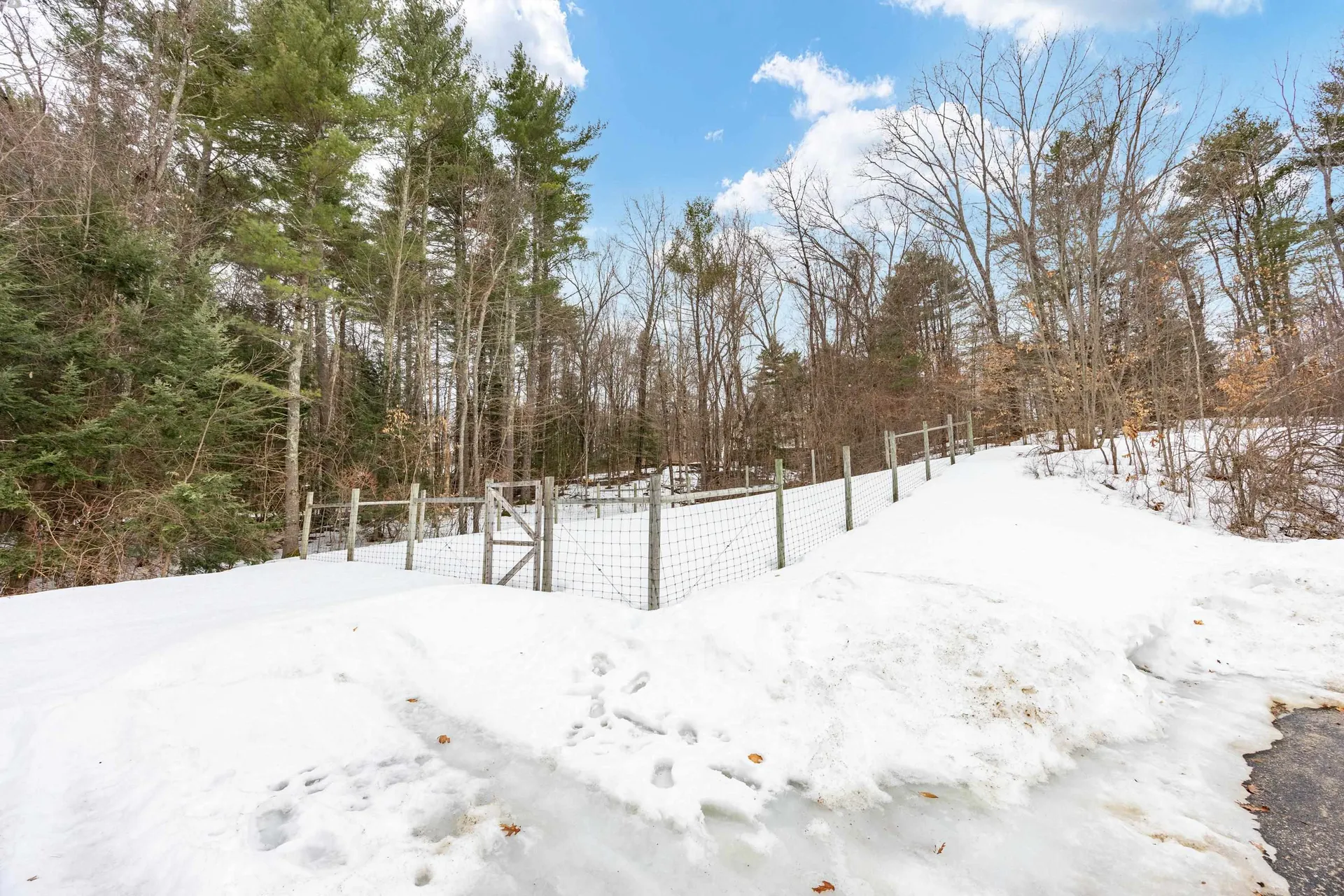 17 Ches Mae Lane Milford NH 03055