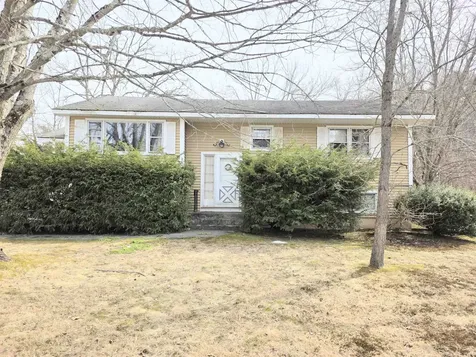 7 Rhona Street Hudson NH 03051