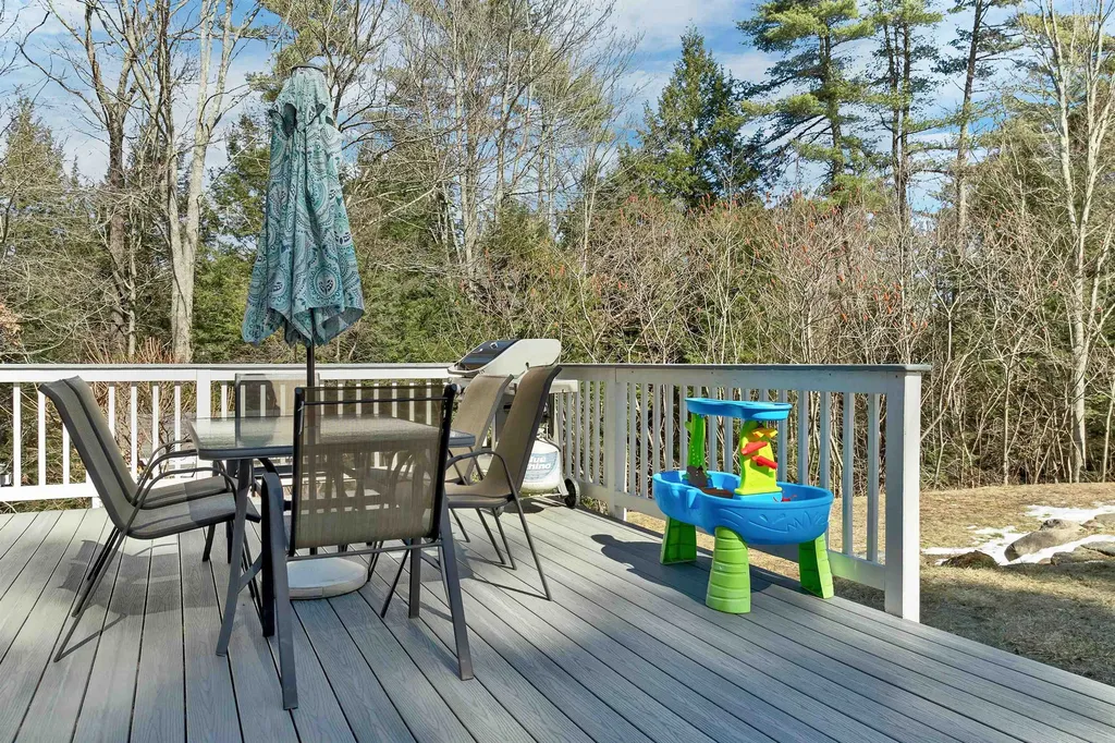 43 Cross Road Chichester NH 03258