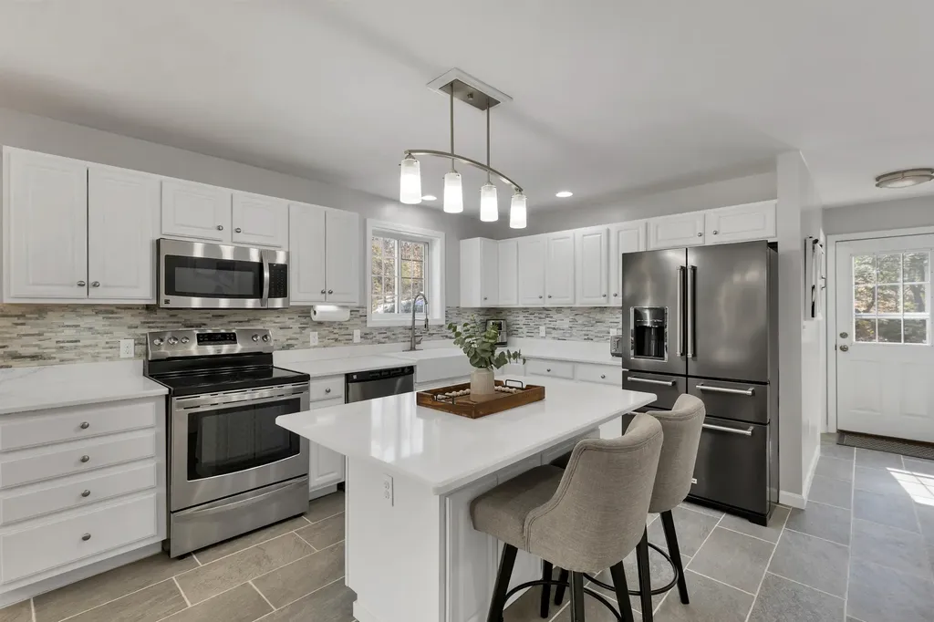 43 Cross Road Chichester NH 03258