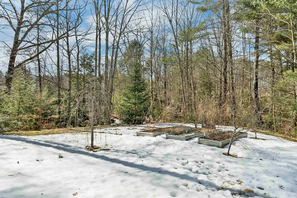 43 Cross Road Chichester NH 03258