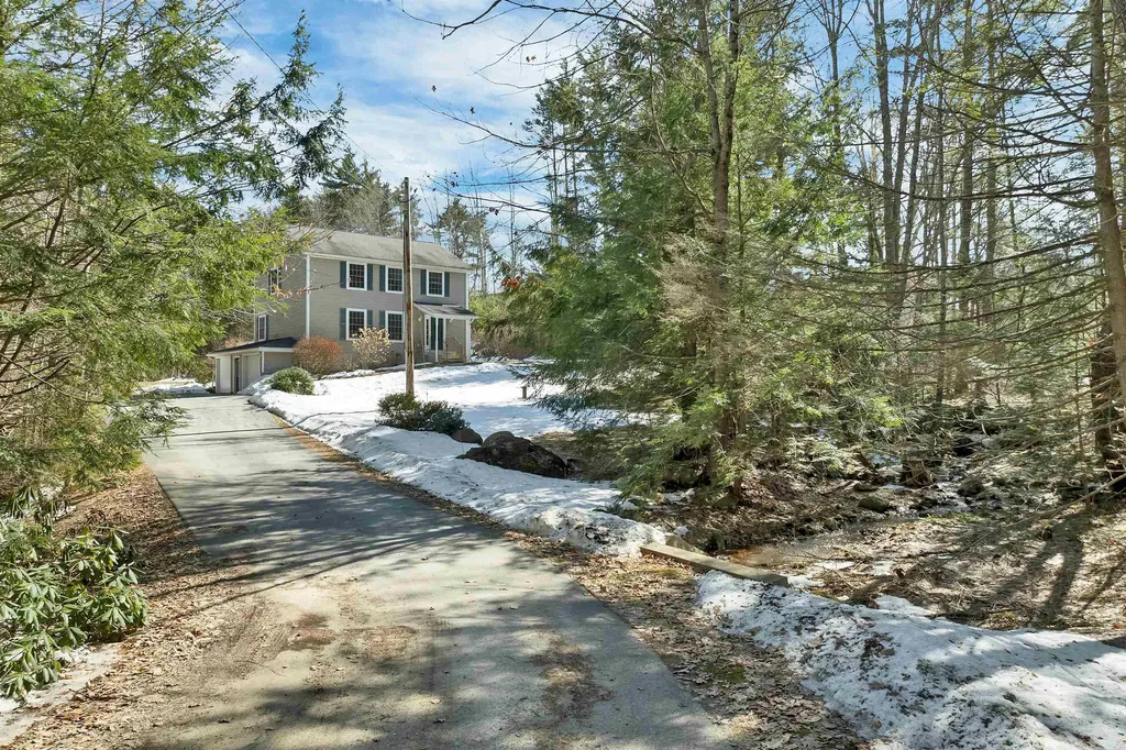 43 Cross Road Chichester NH 03258