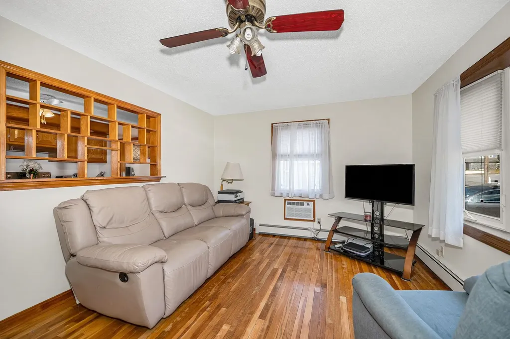 4 Paul Avenue Derry NH 03038